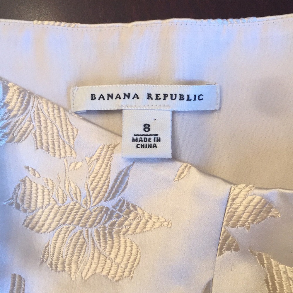 SALE ⭐️2 for $15⭐️Banana Republic Strapless top. - Picture 3 of 4